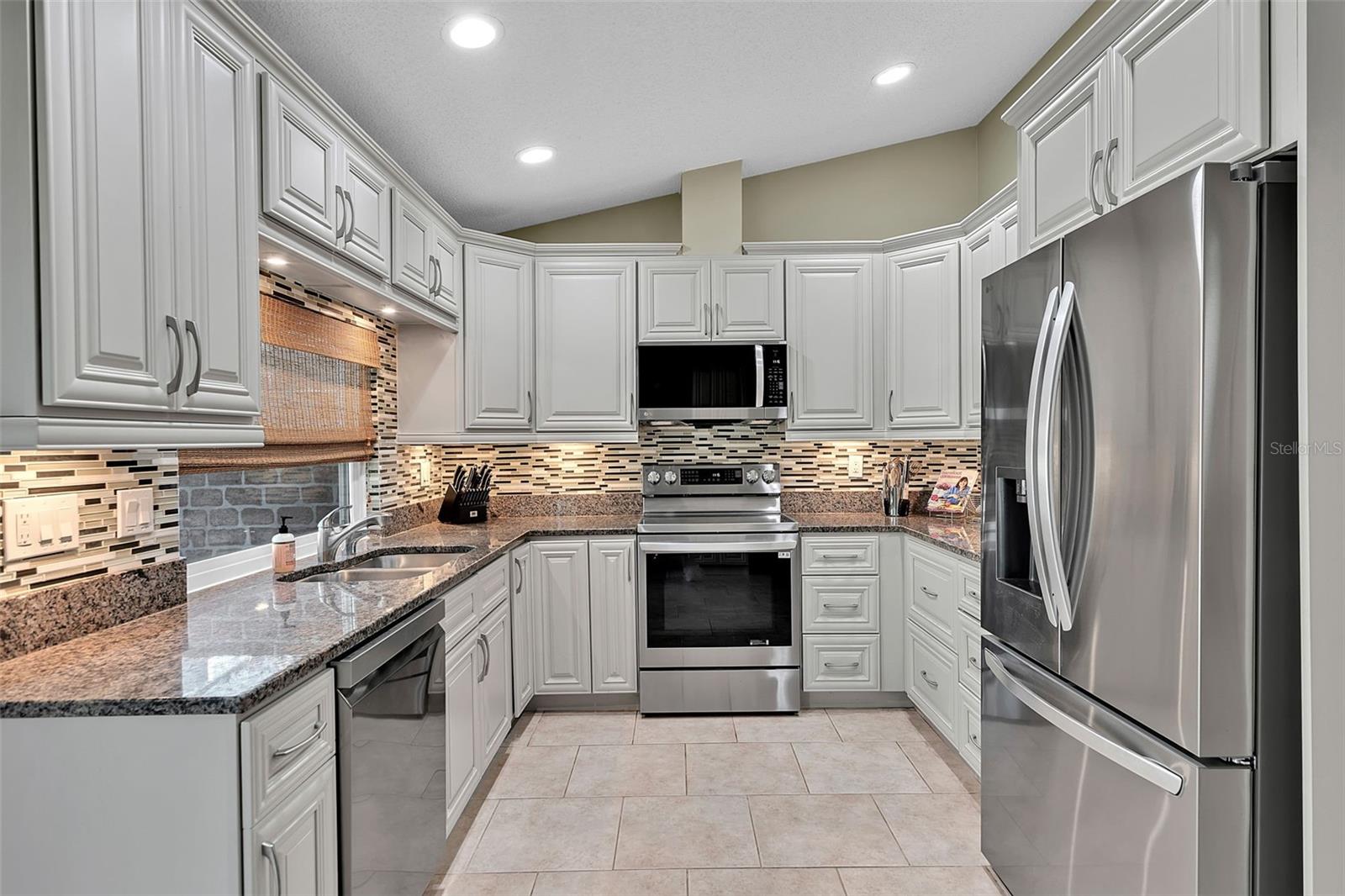 Image 10 of 40 For 3406 Avenida Madera  B