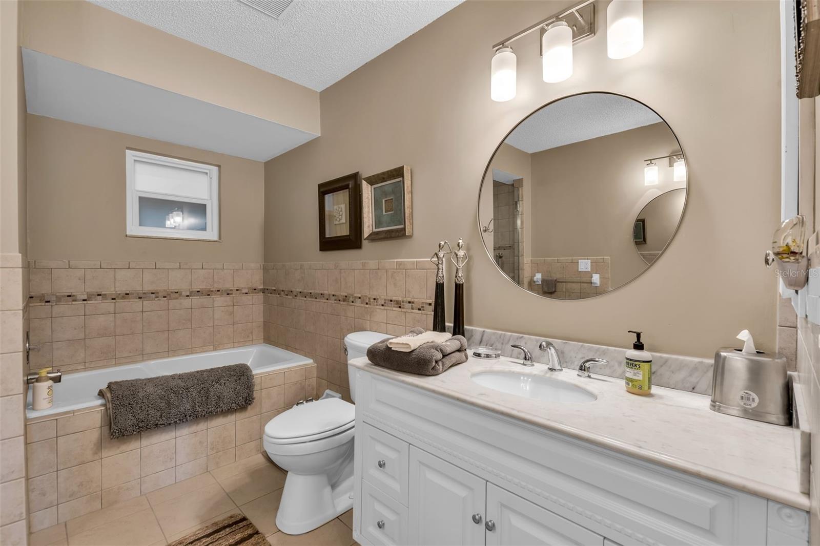 Image 23 of 40 For 3406 Avenida Madera  B