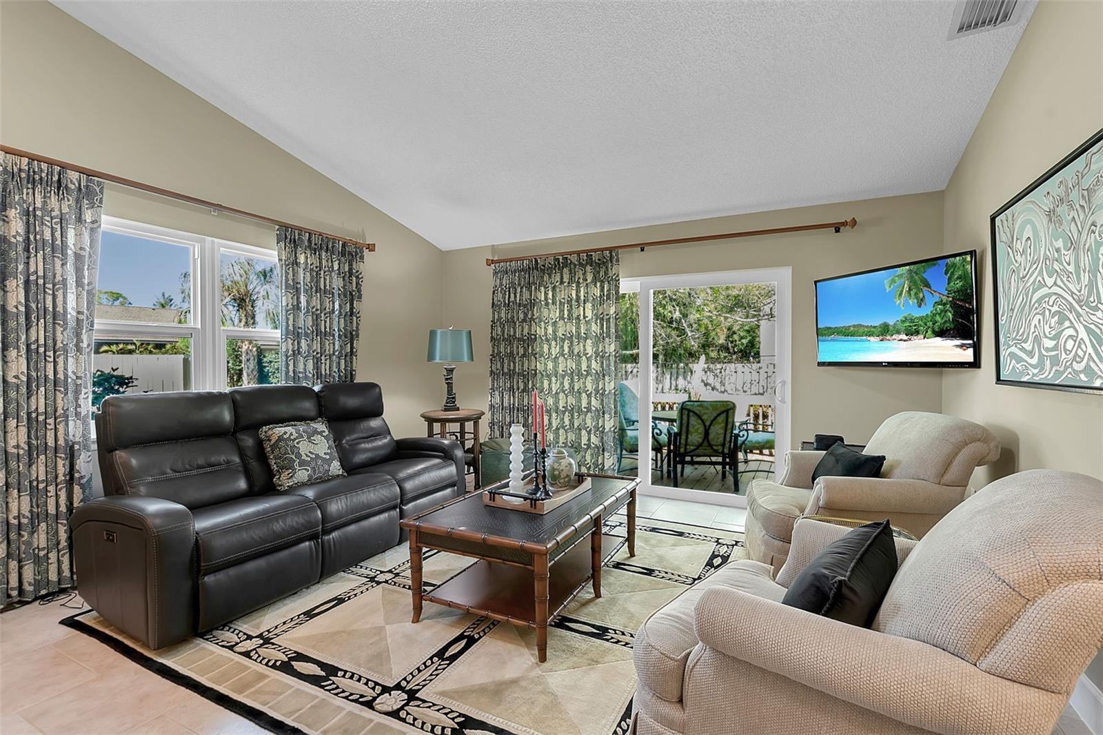 Image 8 of 40 For 3406 Avenida Madera  B