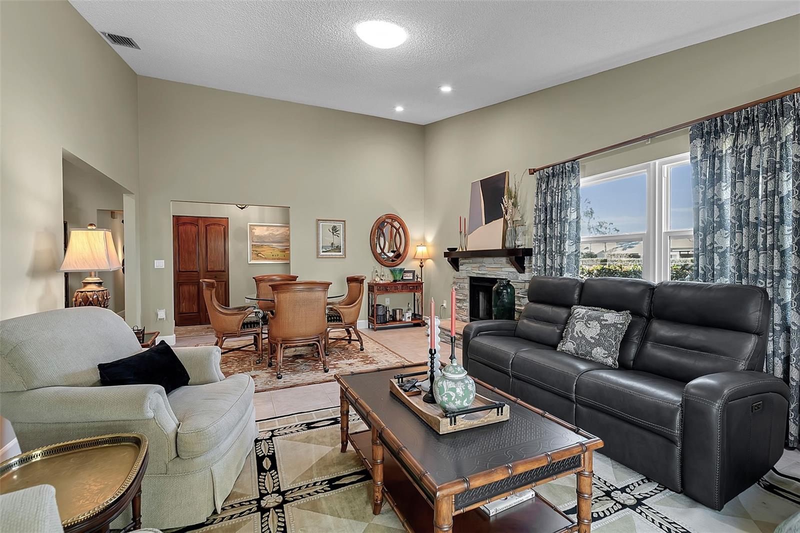 Image 9 of 40 For 3406 Avenida Madera  B