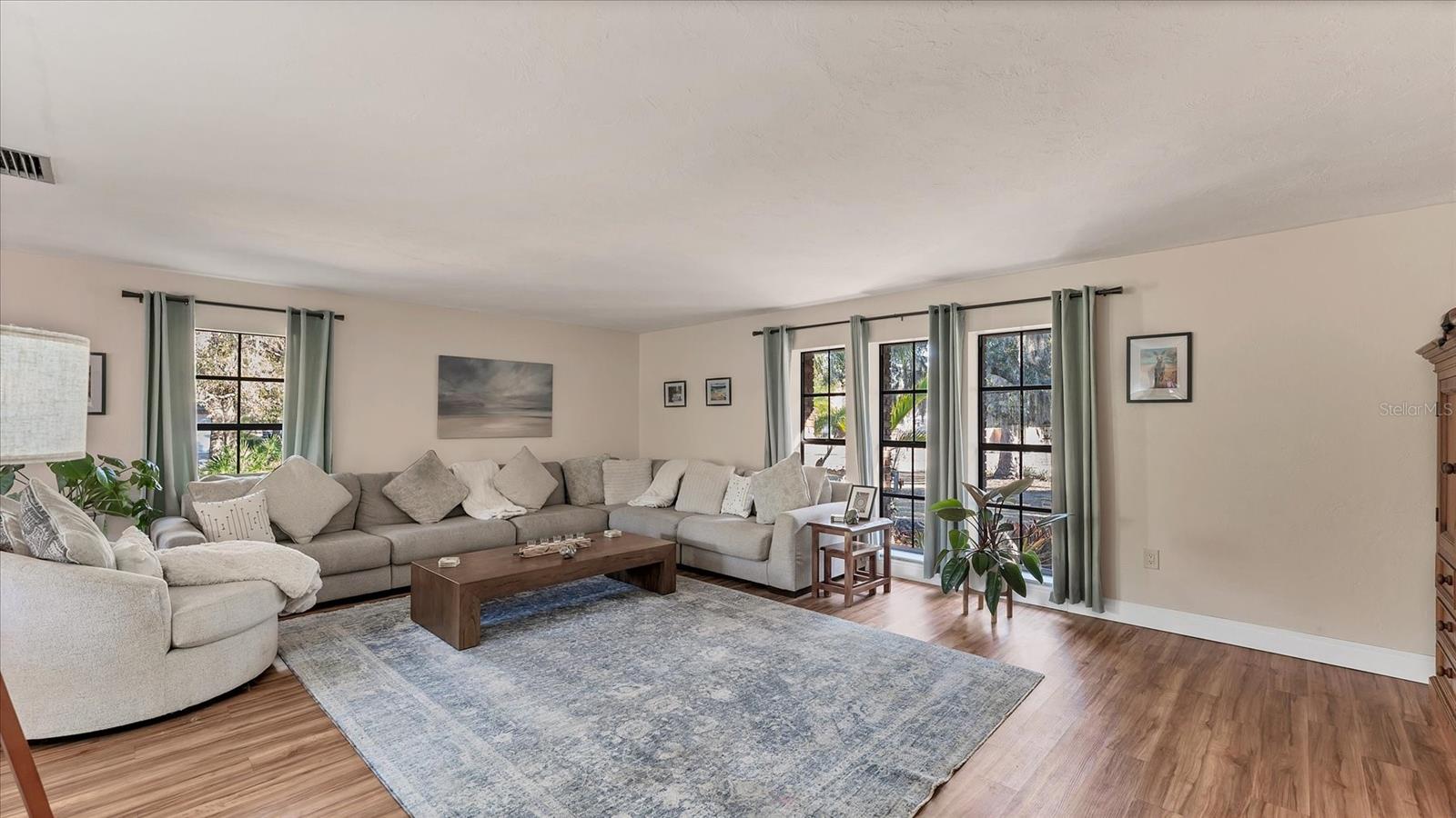 Image 4 of 52 For 5237 Turtle Creek Lane