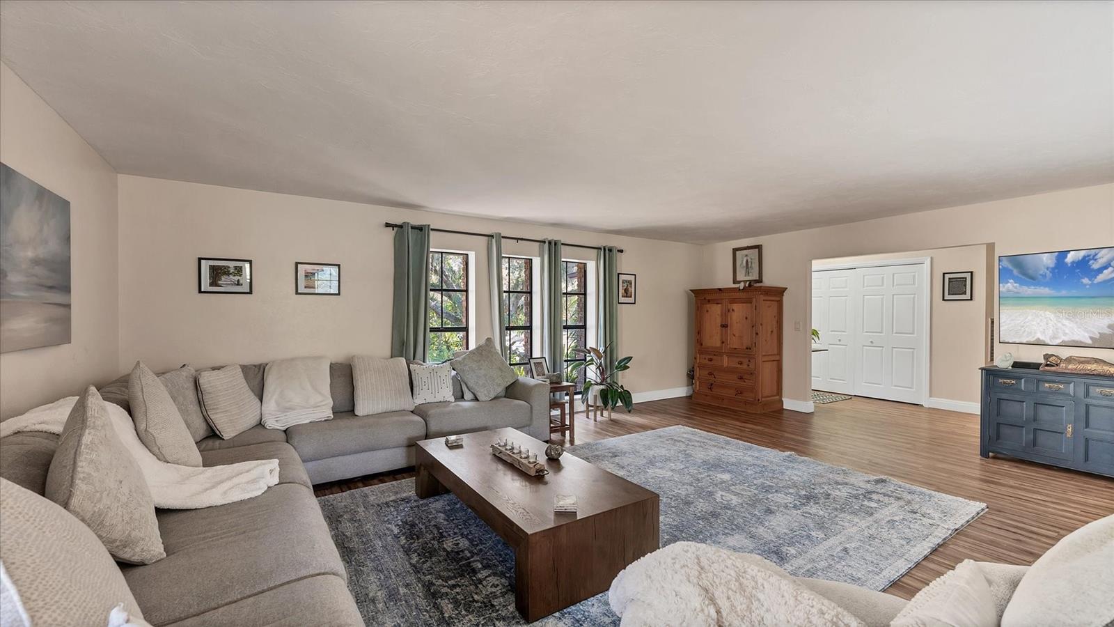 Image 5 of 52 For 5237 Turtle Creek Lane