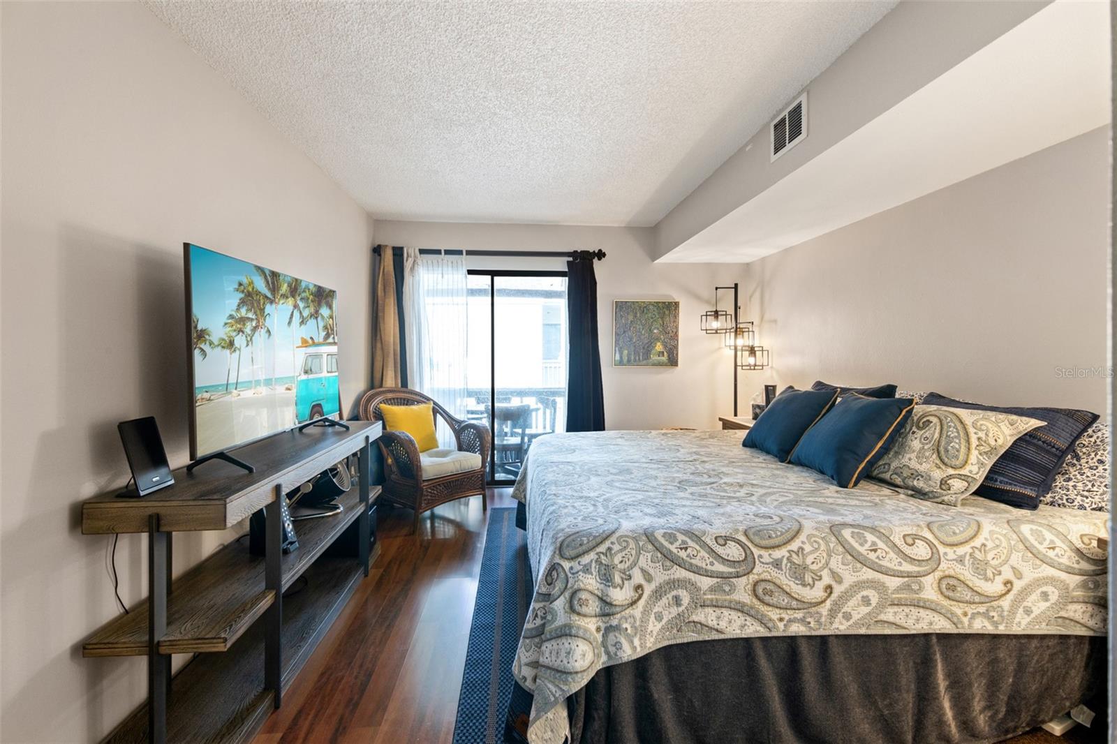 Image 22 of 41 For 2224 Bahia Vista Street E6