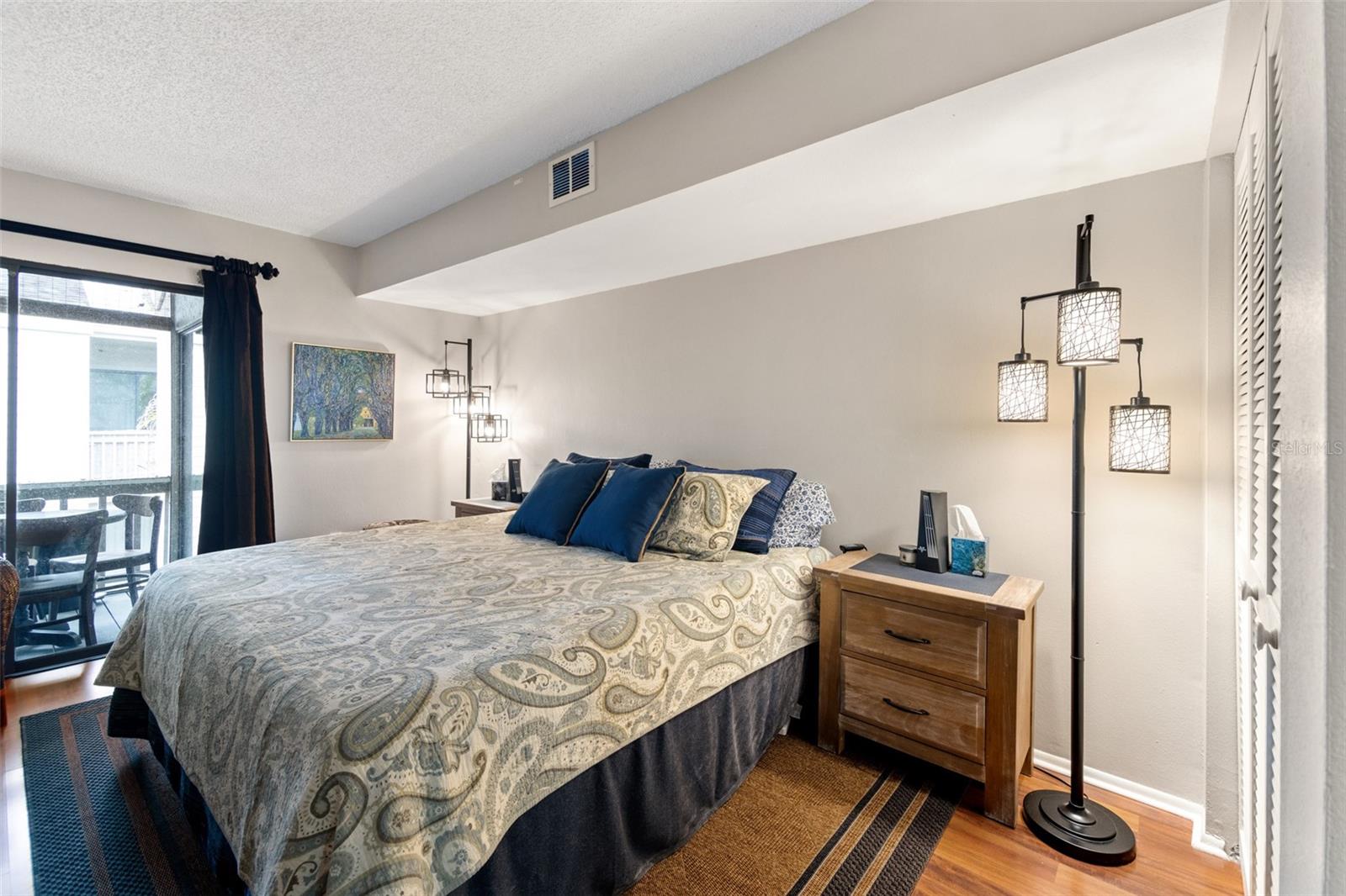 Image 9 of 41 For 2224 Bahia Vista Street E6