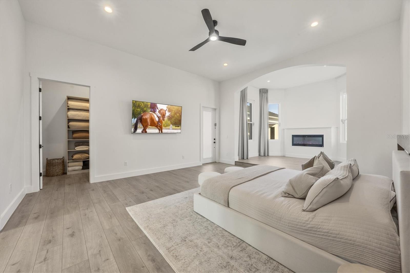 Image 36 of 81 For 14325 Mj Road