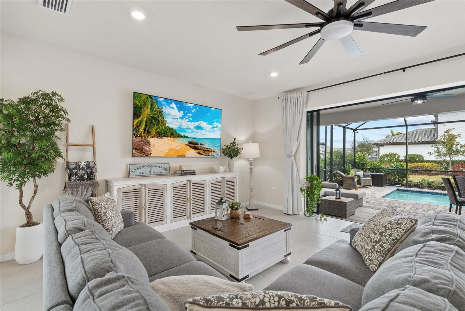 Image 15 of 47 For 5876 Silverside Pine Court