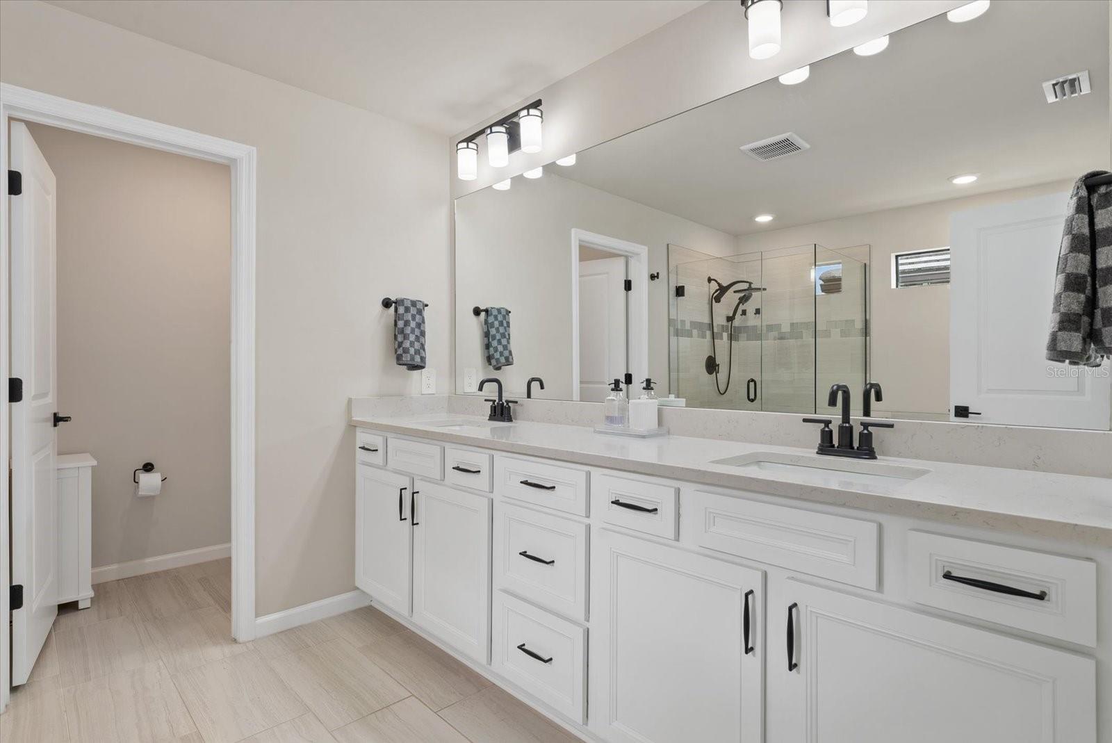 Image 31 of 47 For 5876 Silverside Pine Court