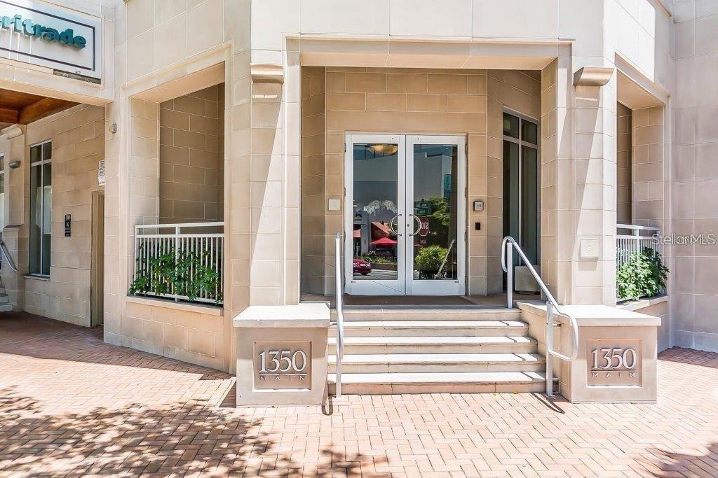 Image 2 of 33 For 1350 Main Street 1404