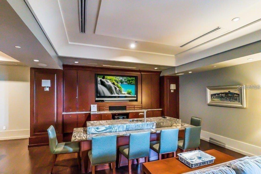 Image 29 of 33 For 1350 Main Street 1404