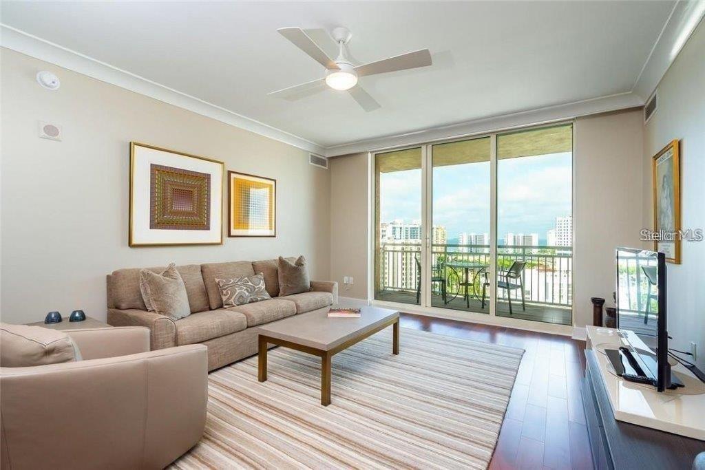 Image 5 of 33 For 1350 Main Street 1404