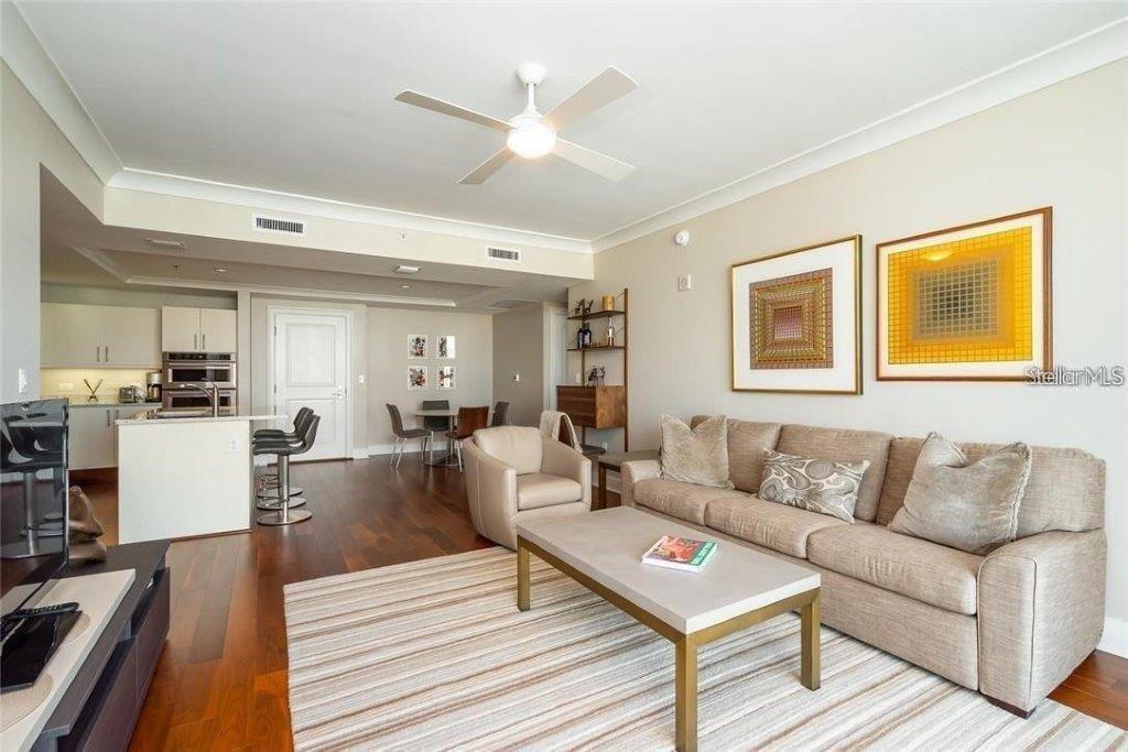 Image 6 of 33 For 1350 Main Street 1404