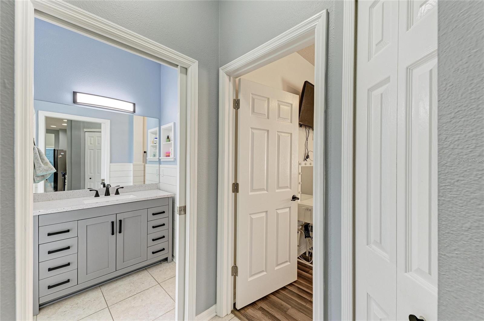 Image 32 of 67 For 8005 115th Avenue E