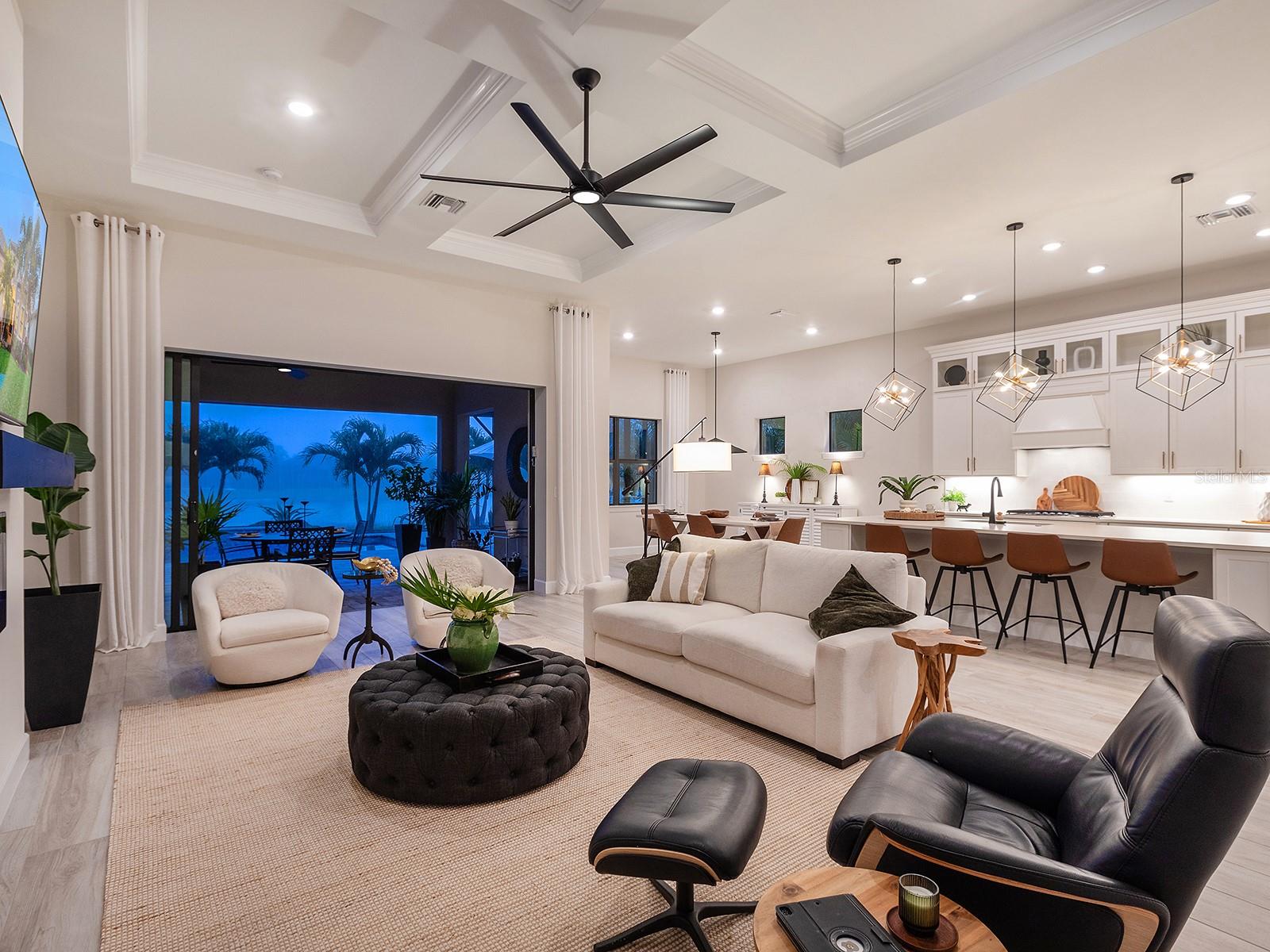 Listing photo id 8 for 716 Sigsbee Loop