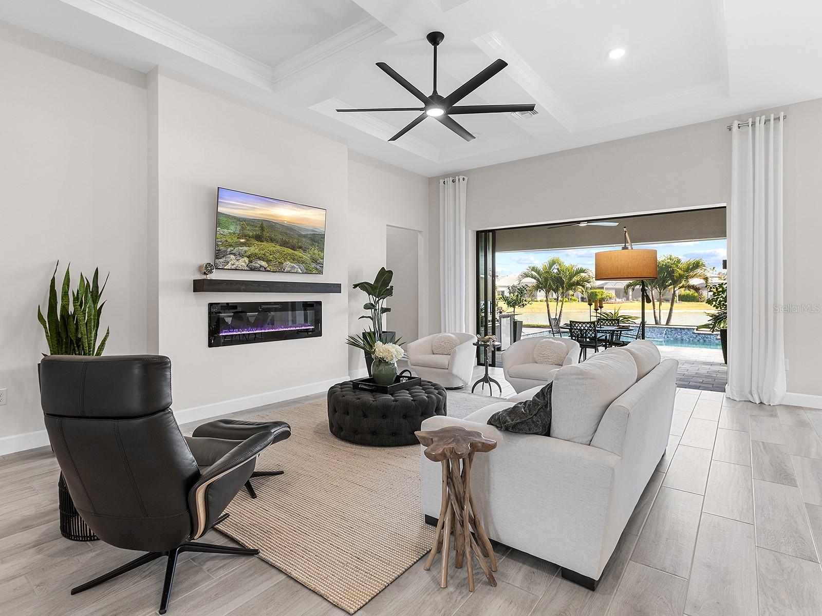 Listing photo id 9 for 716 Sigsbee Loop