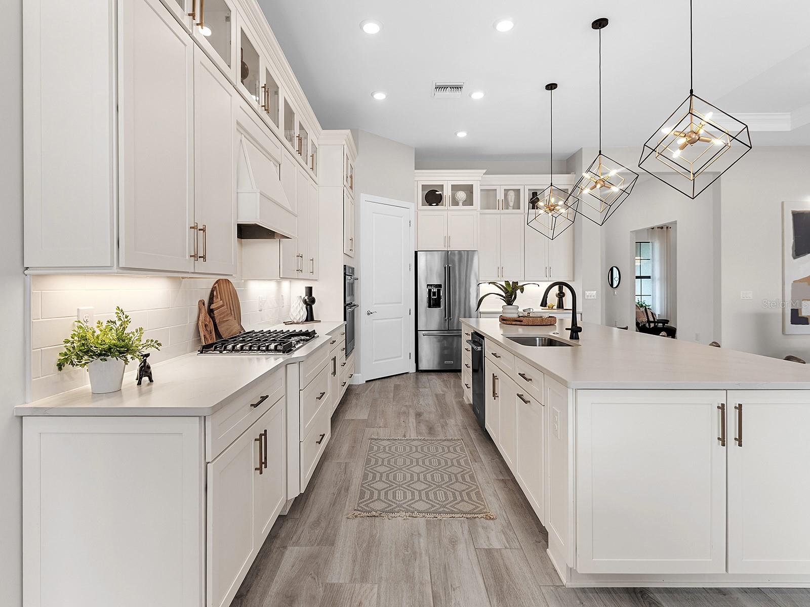 Listing photo id 15 for 716 Sigsbee Loop