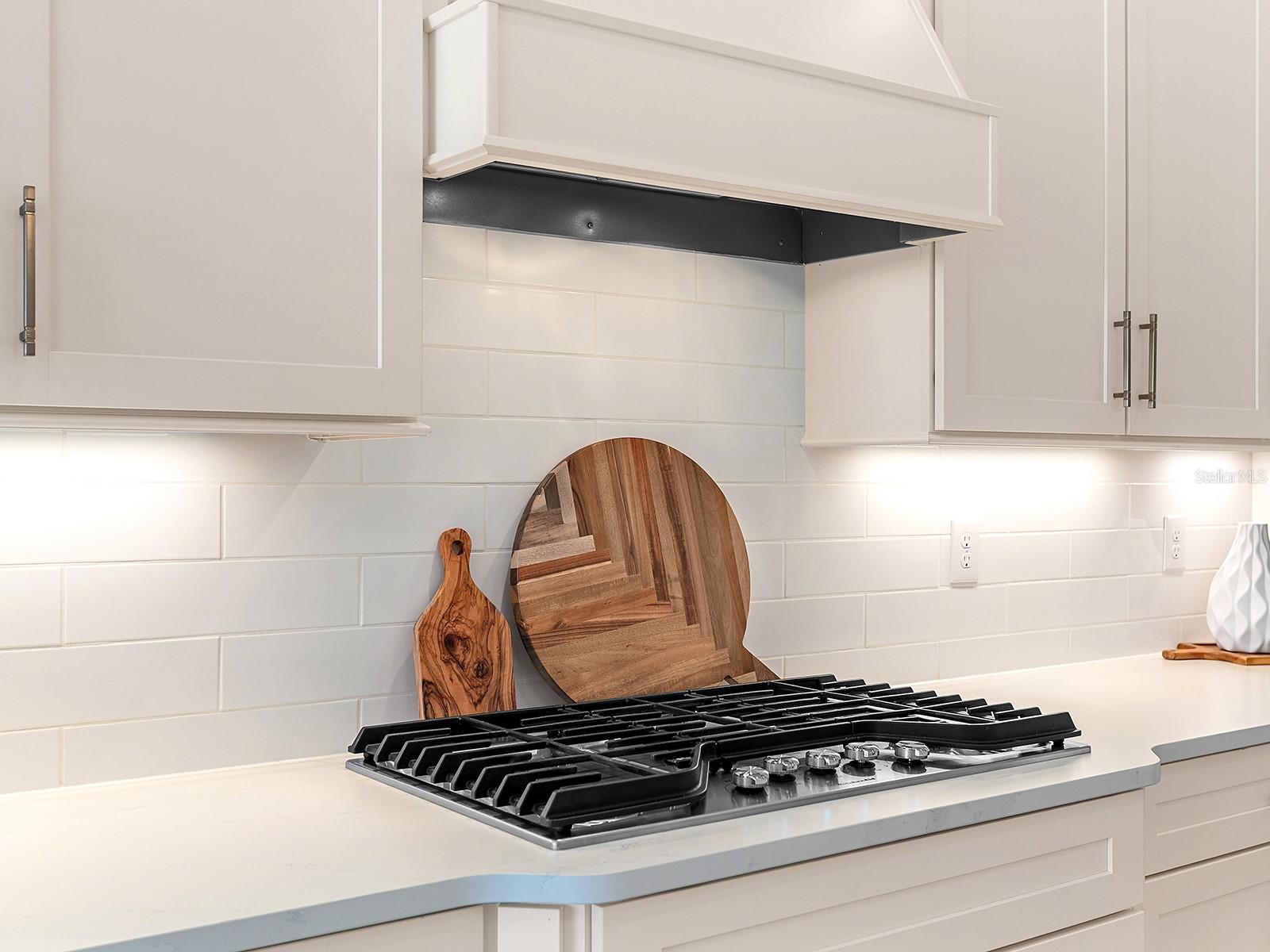 Listing photo id 17 for 716 Sigsbee Loop