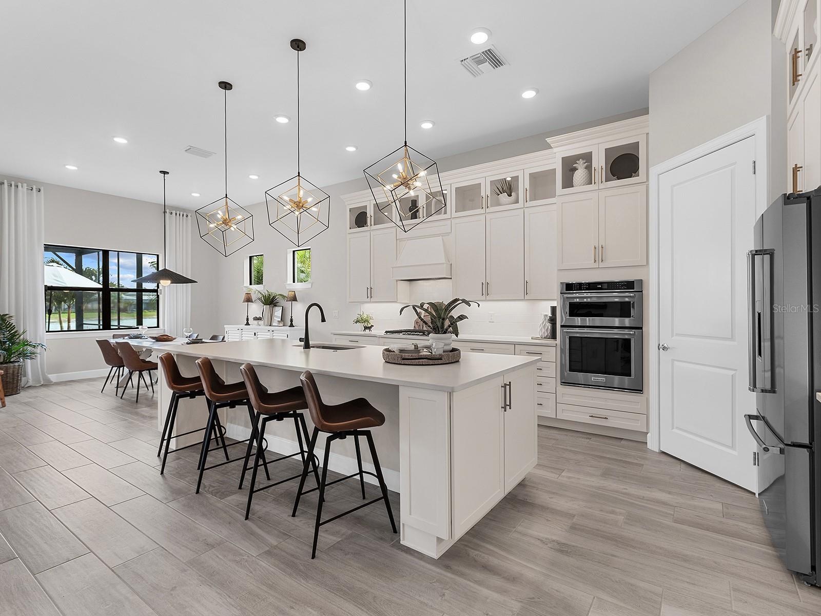 Listing photo id 19 for 716 Sigsbee Loop