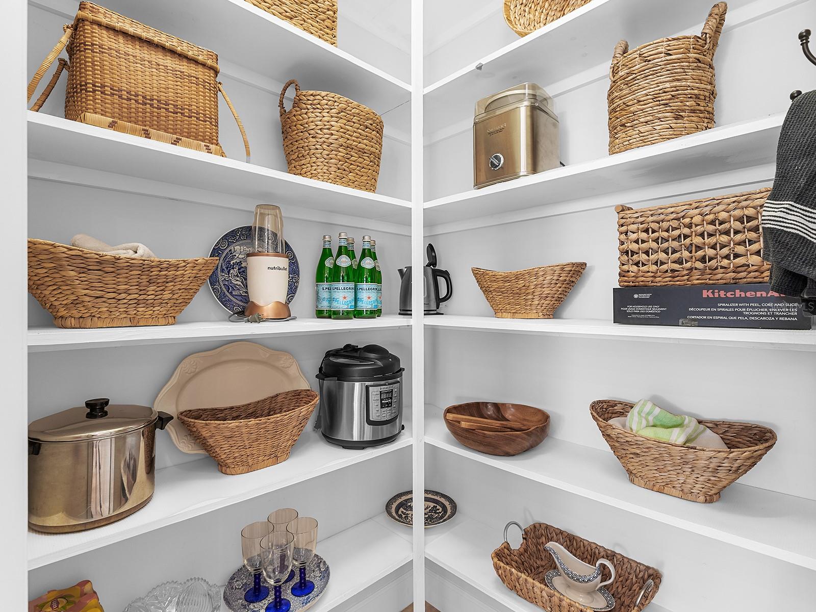 Listing photo id 20 for 716 Sigsbee Loop