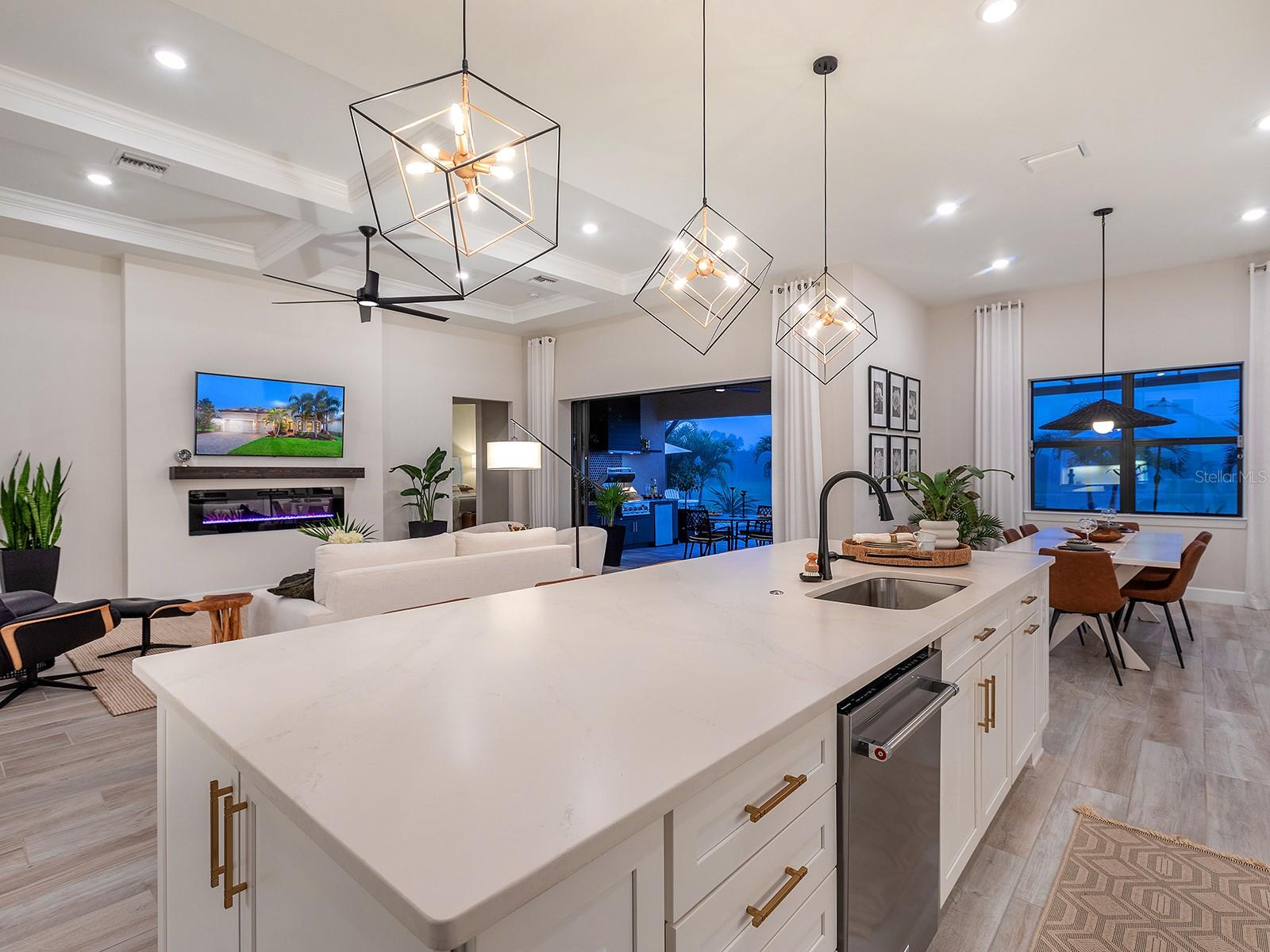 Listing photo id 21 for 716 Sigsbee Loop