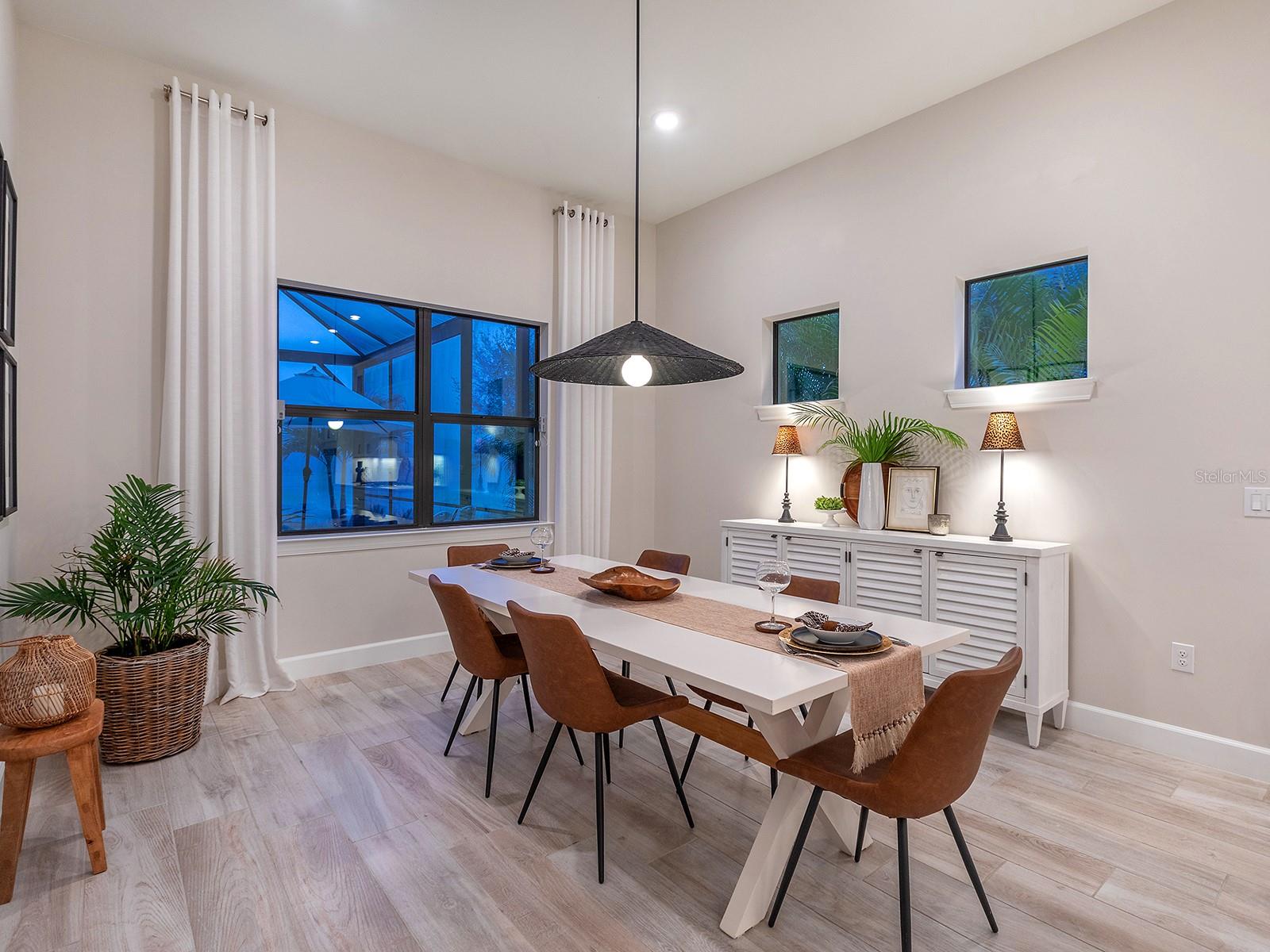 Listing photo id 22 for 716 Sigsbee Loop