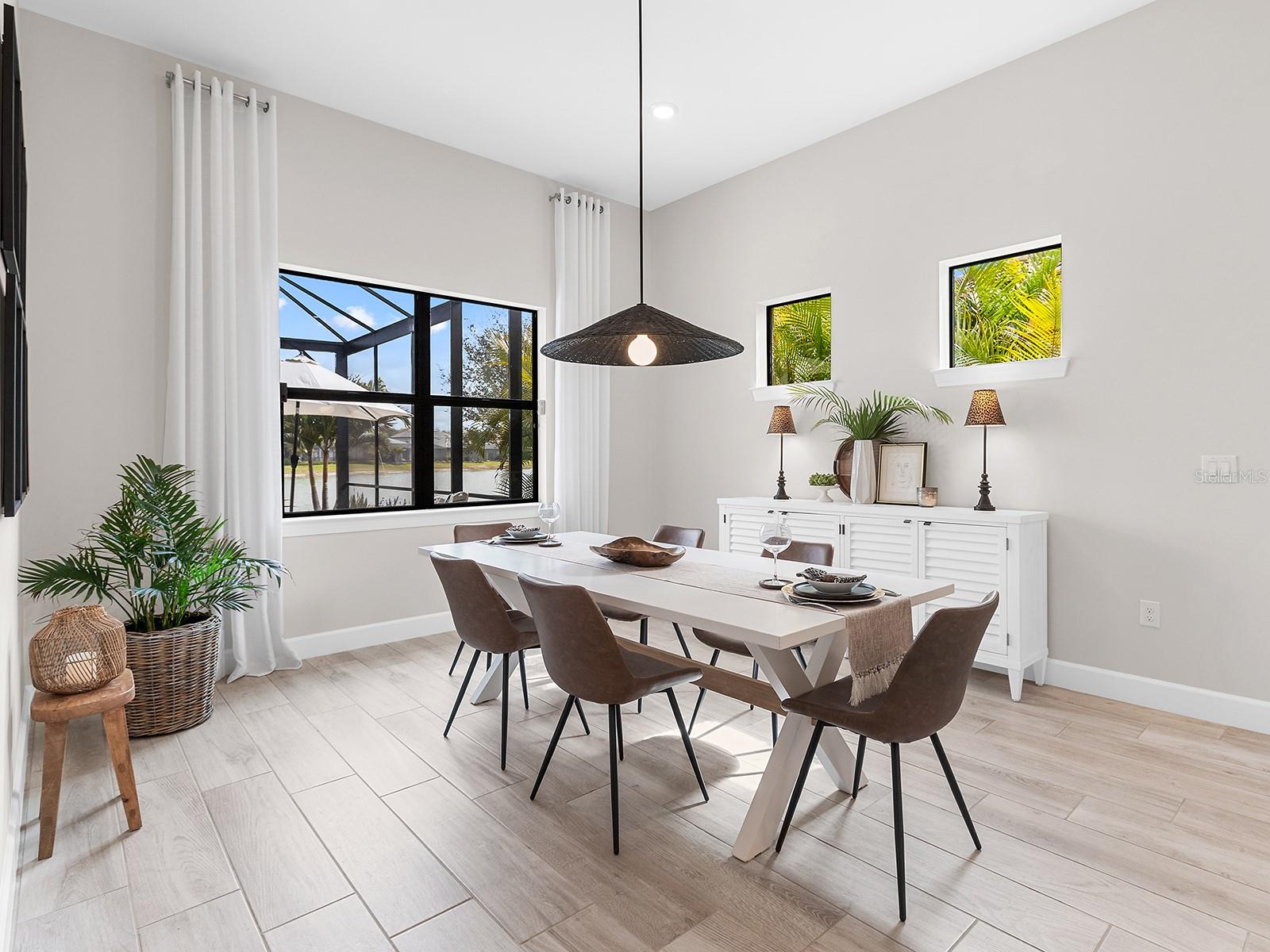 Listing photo id 24 for 716 Sigsbee Loop