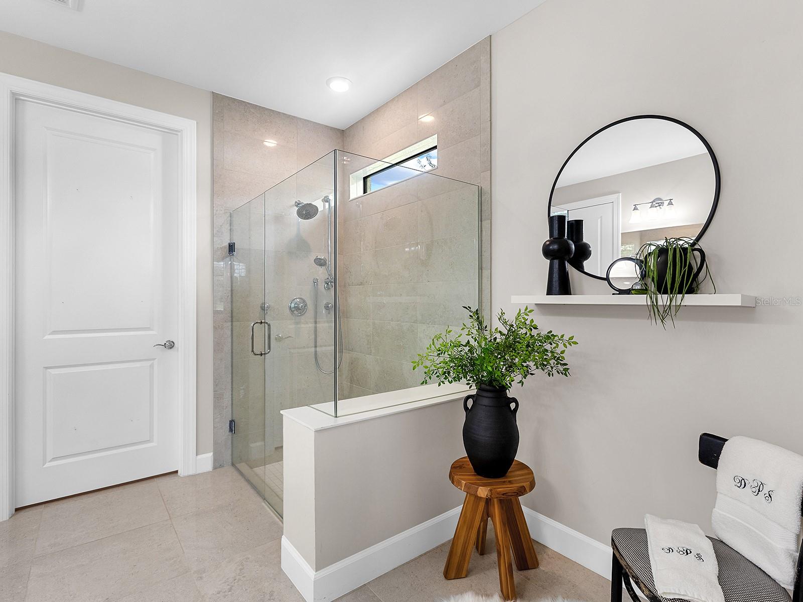 Listing photo id 30 for 716 Sigsbee Loop