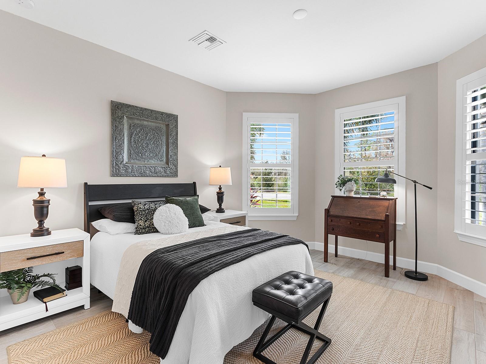 Listing photo id 32 for 716 Sigsbee Loop