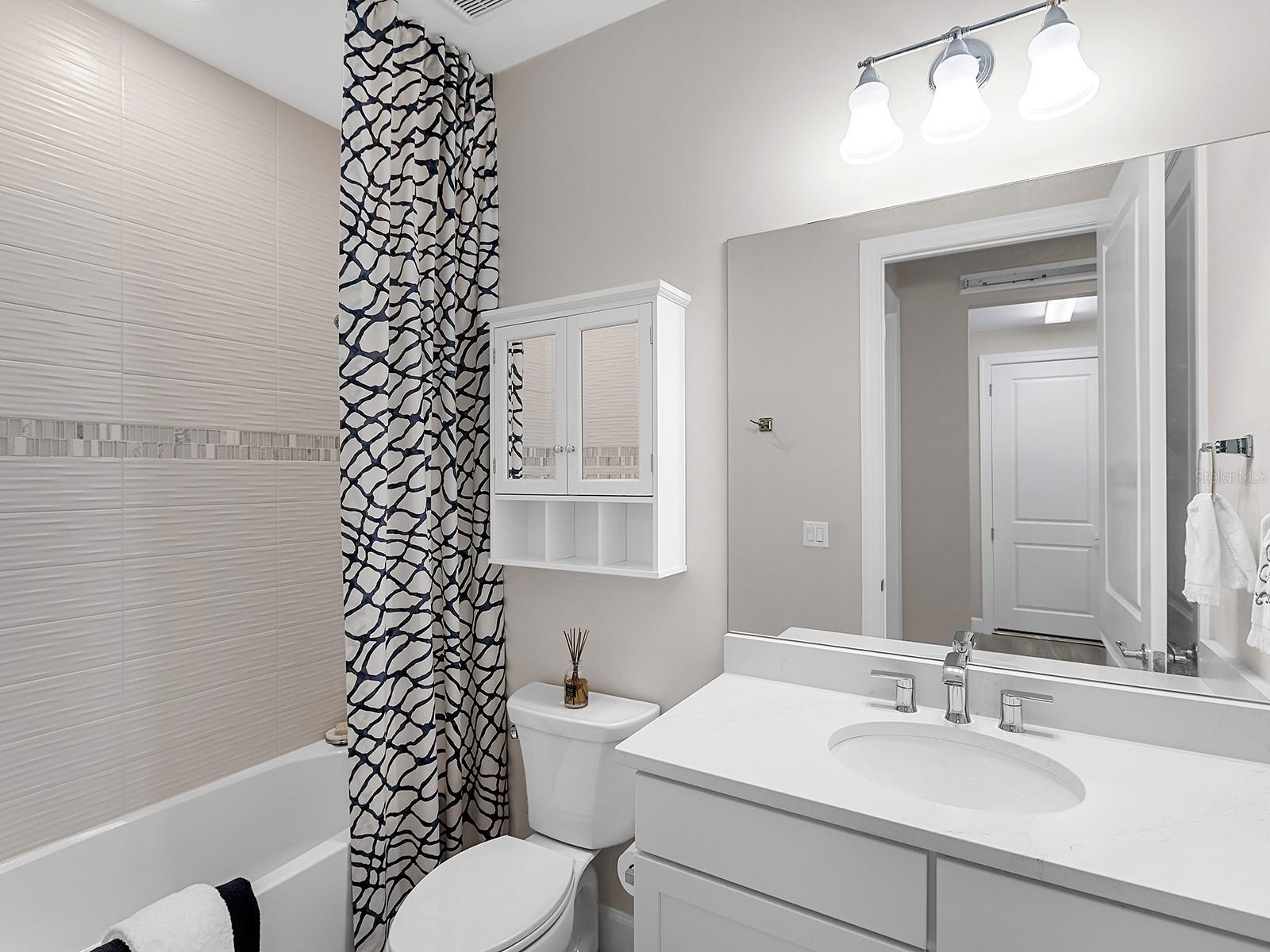 Listing photo id 35 for 716 Sigsbee Loop