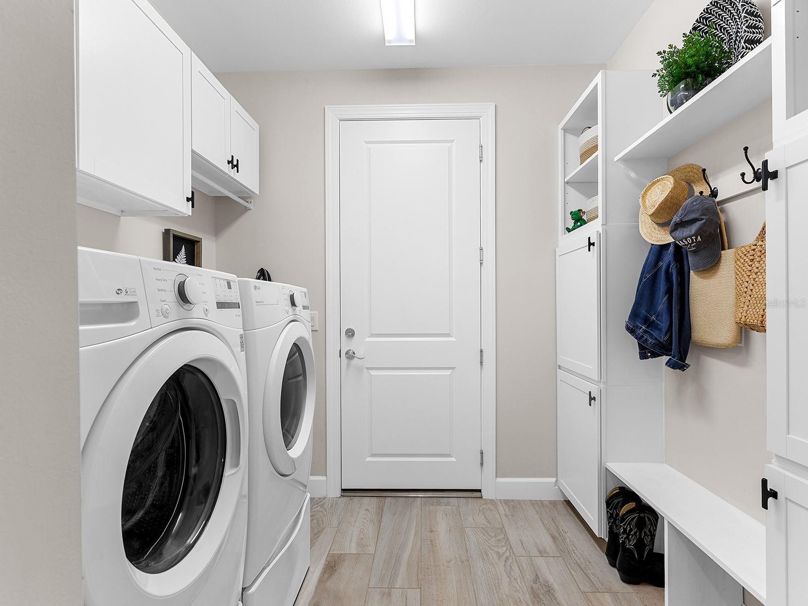 Listing photo id 36 for 716 Sigsbee Loop