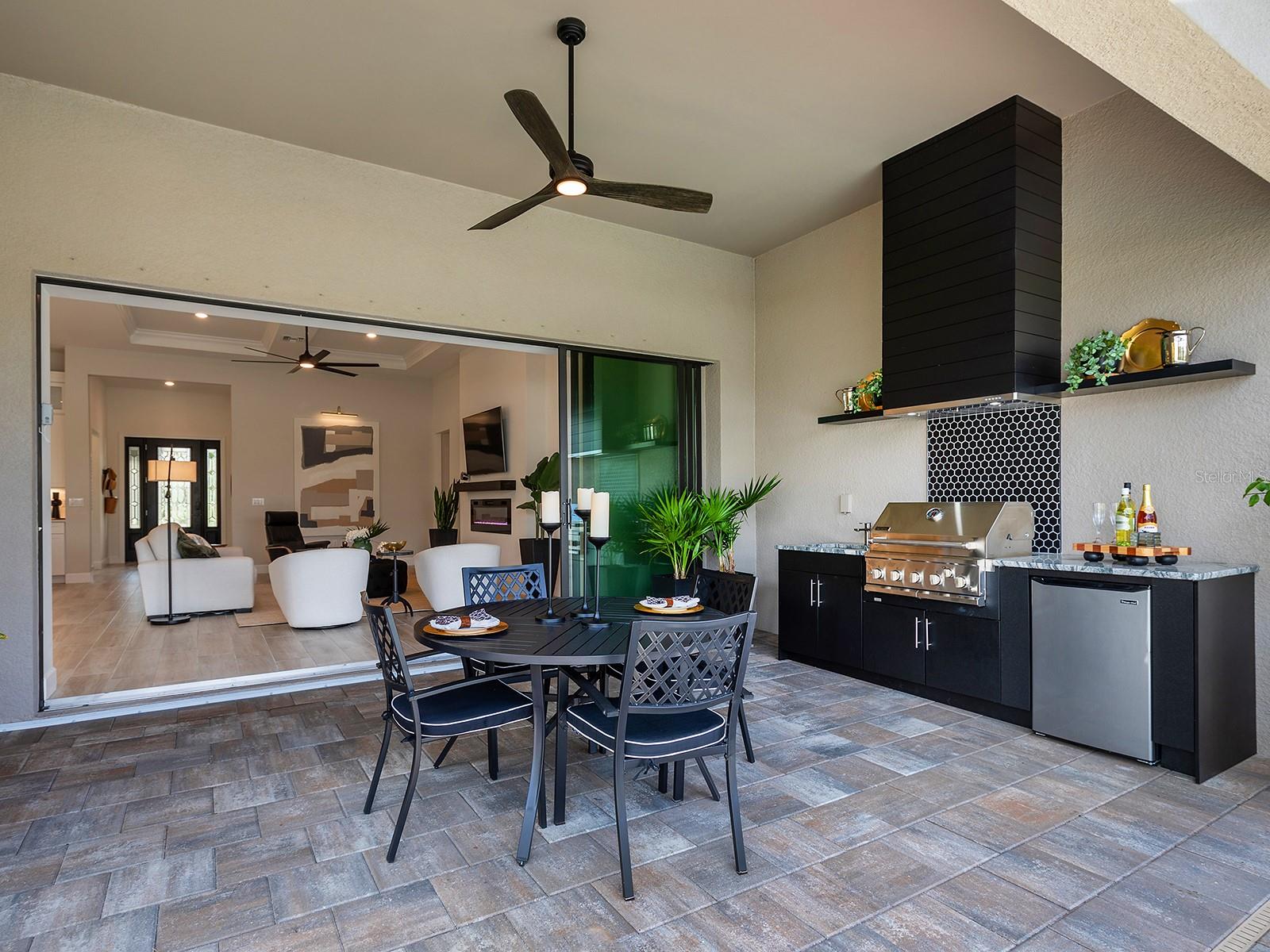 Listing photo id 38 for 716 Sigsbee Loop