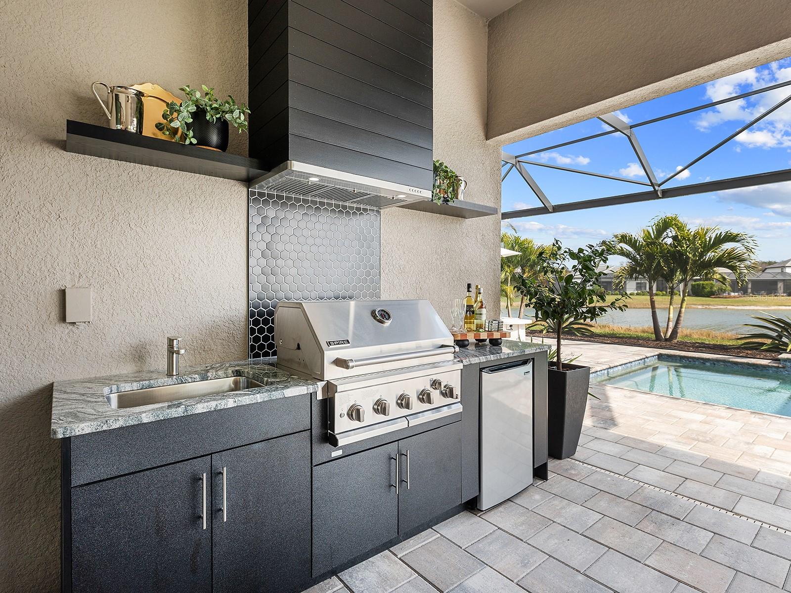 Listing photo id 40 for 716 Sigsbee Loop