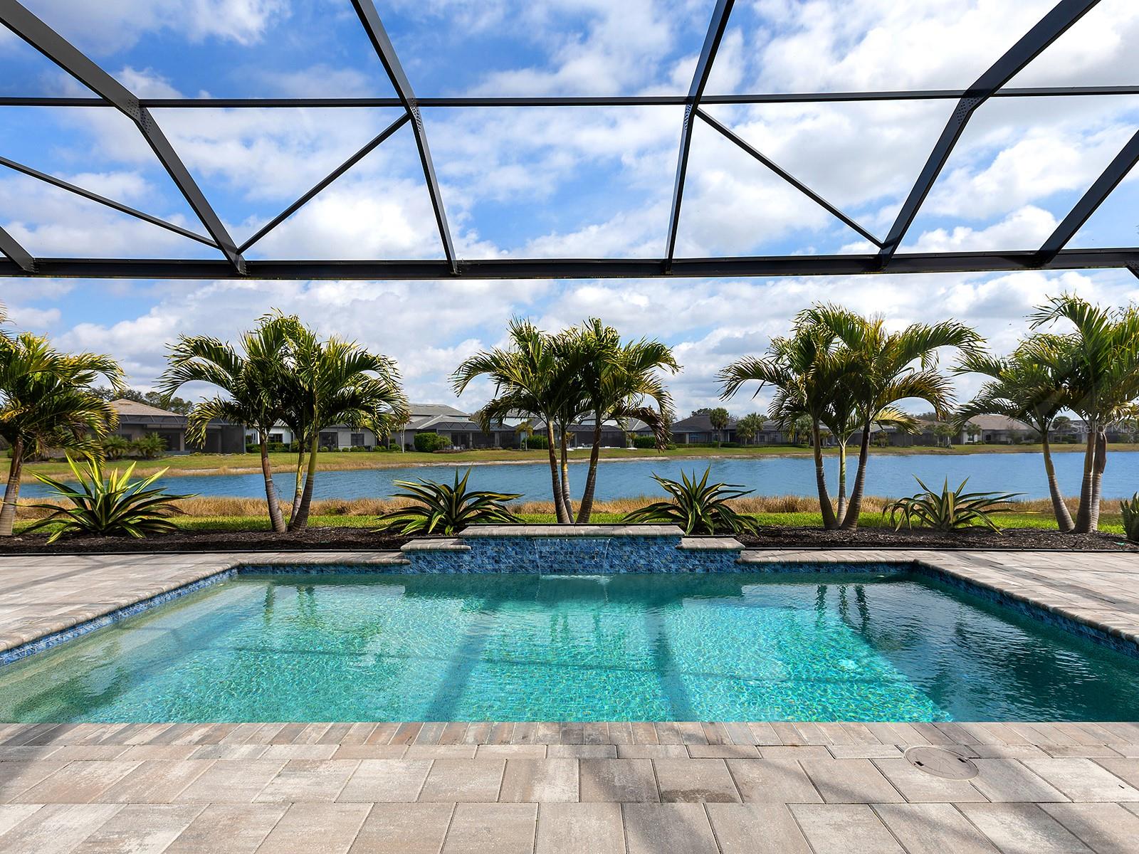 Listing photo id 44 for 716 Sigsbee Loop