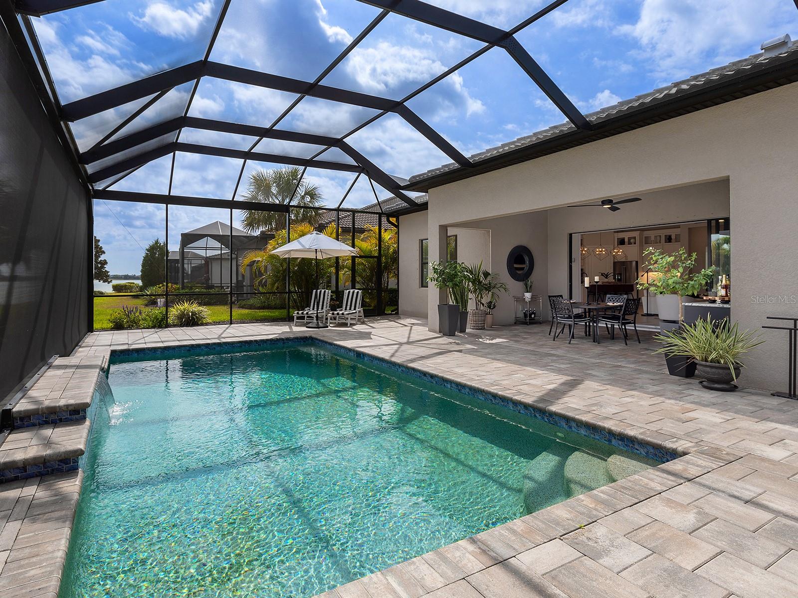 Listing photo id 49 for 716 Sigsbee Loop