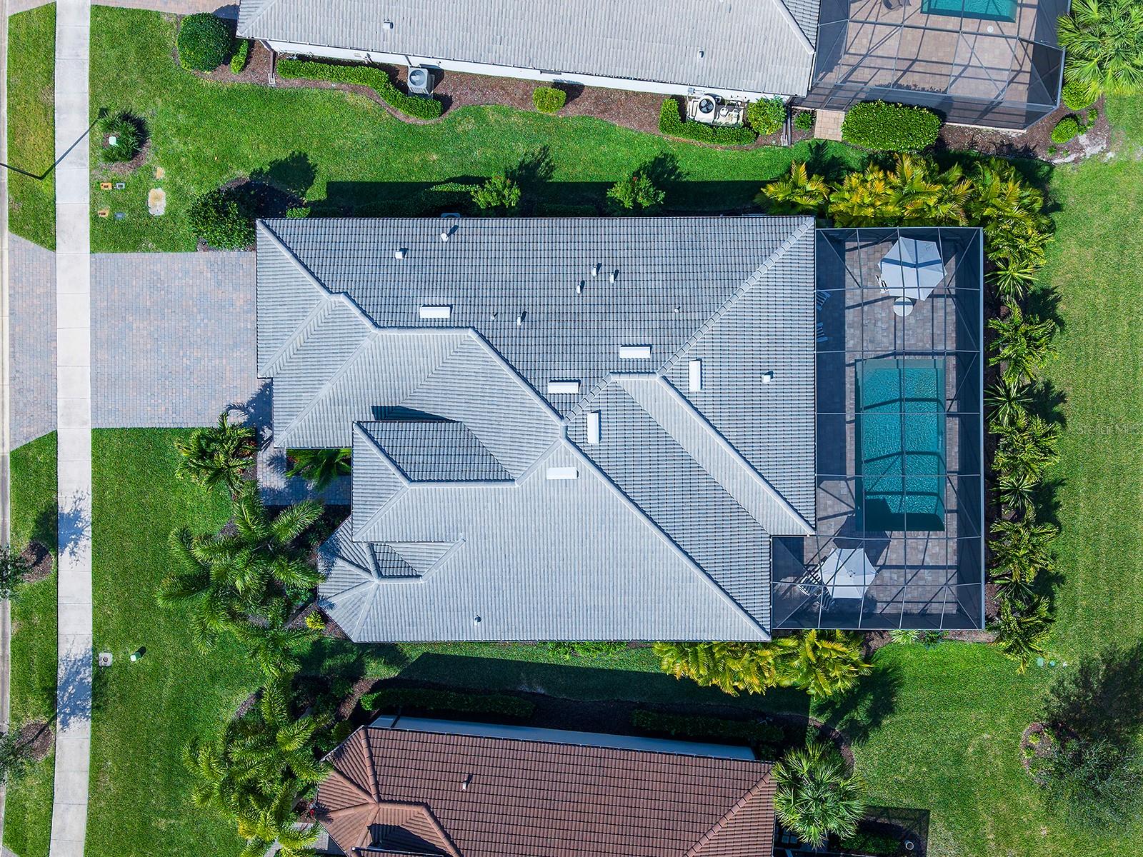 Listing photo id 52 for 716 Sigsbee Loop