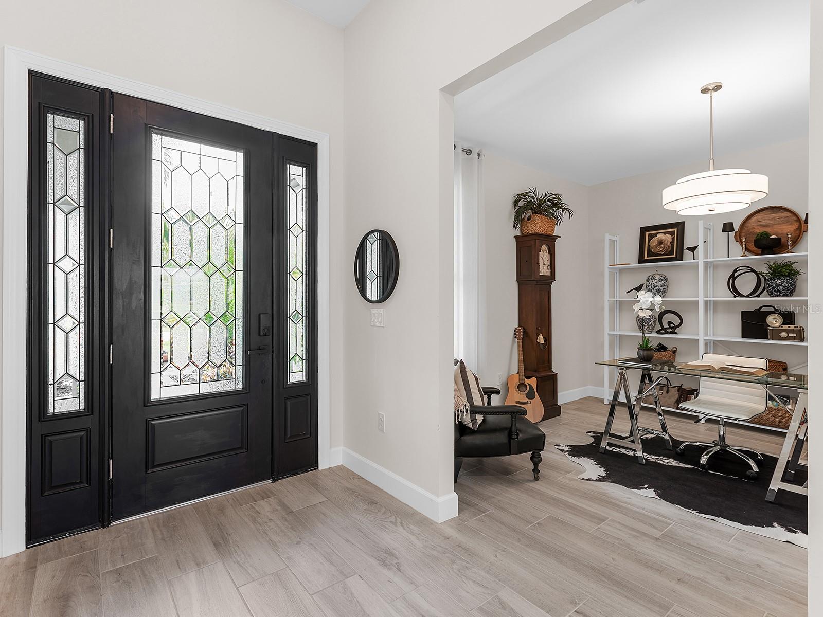 Listing photo id 6 for 716 Sigsbee Loop