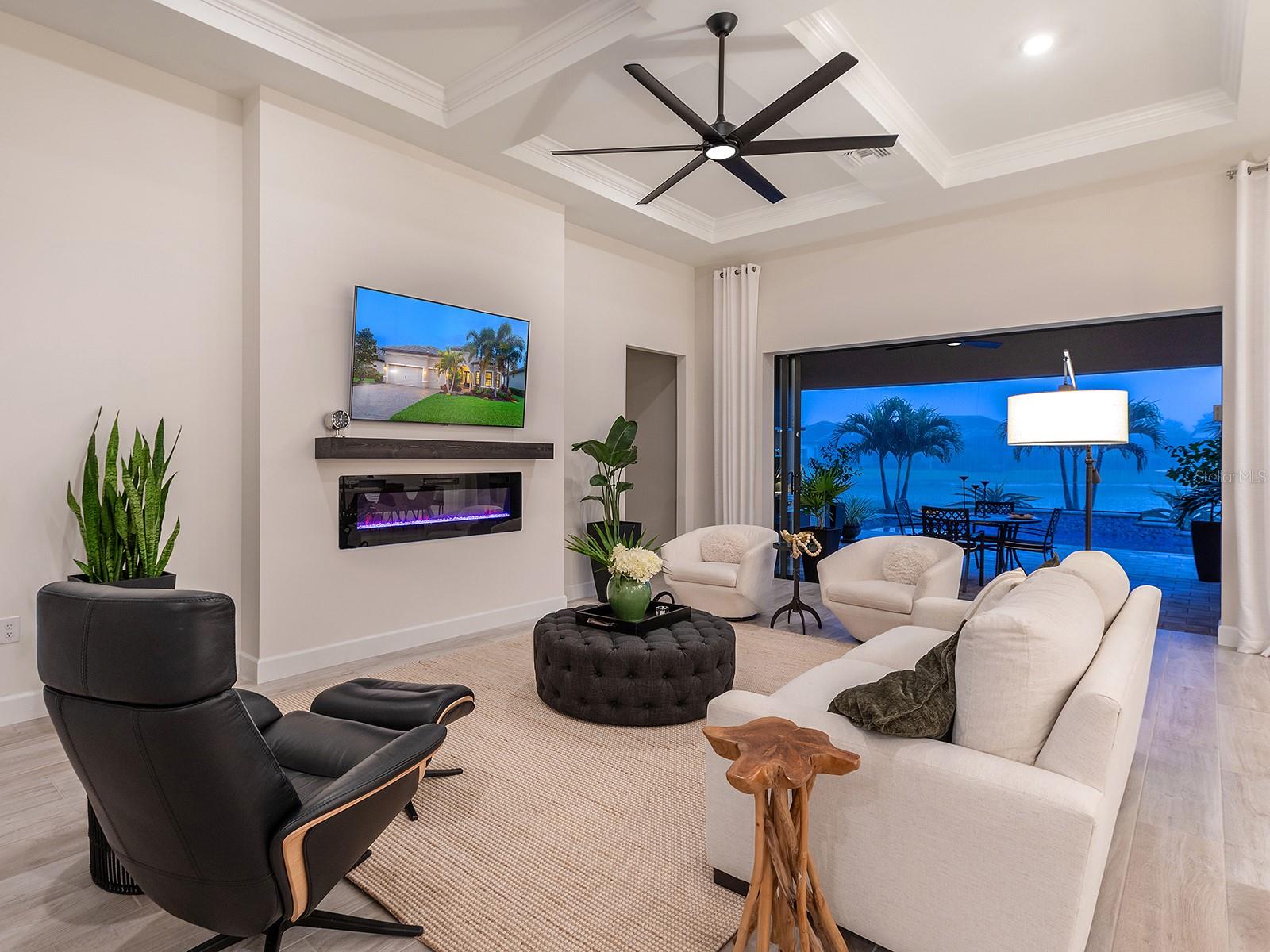 Listing photo id 7 for 716 Sigsbee Loop