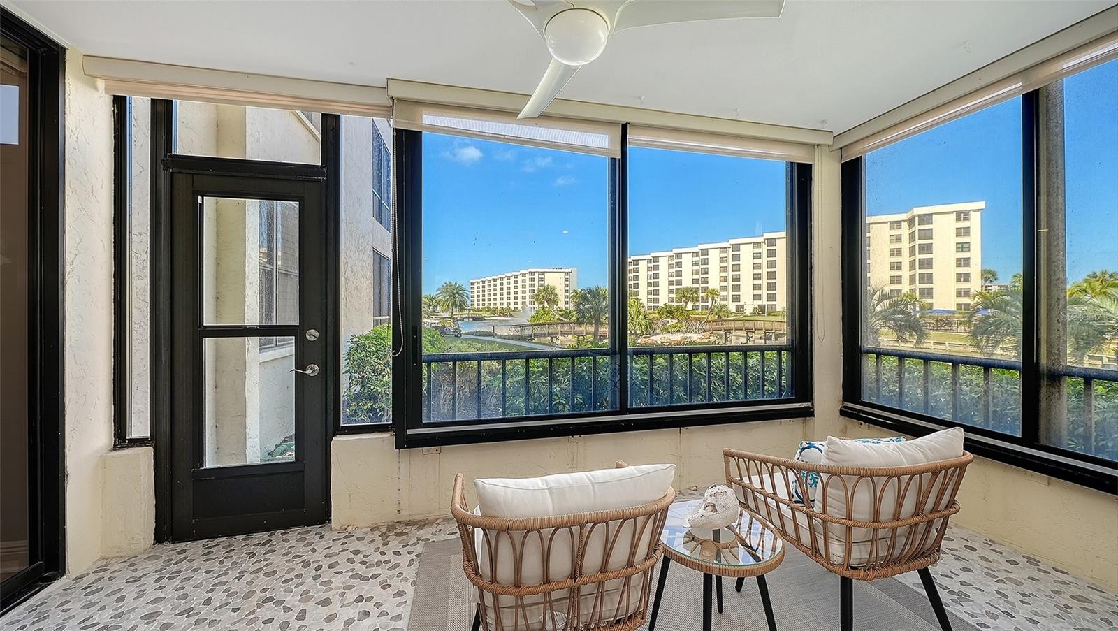 Image 13 of 84 For 5780 Midnight Pass Road 110