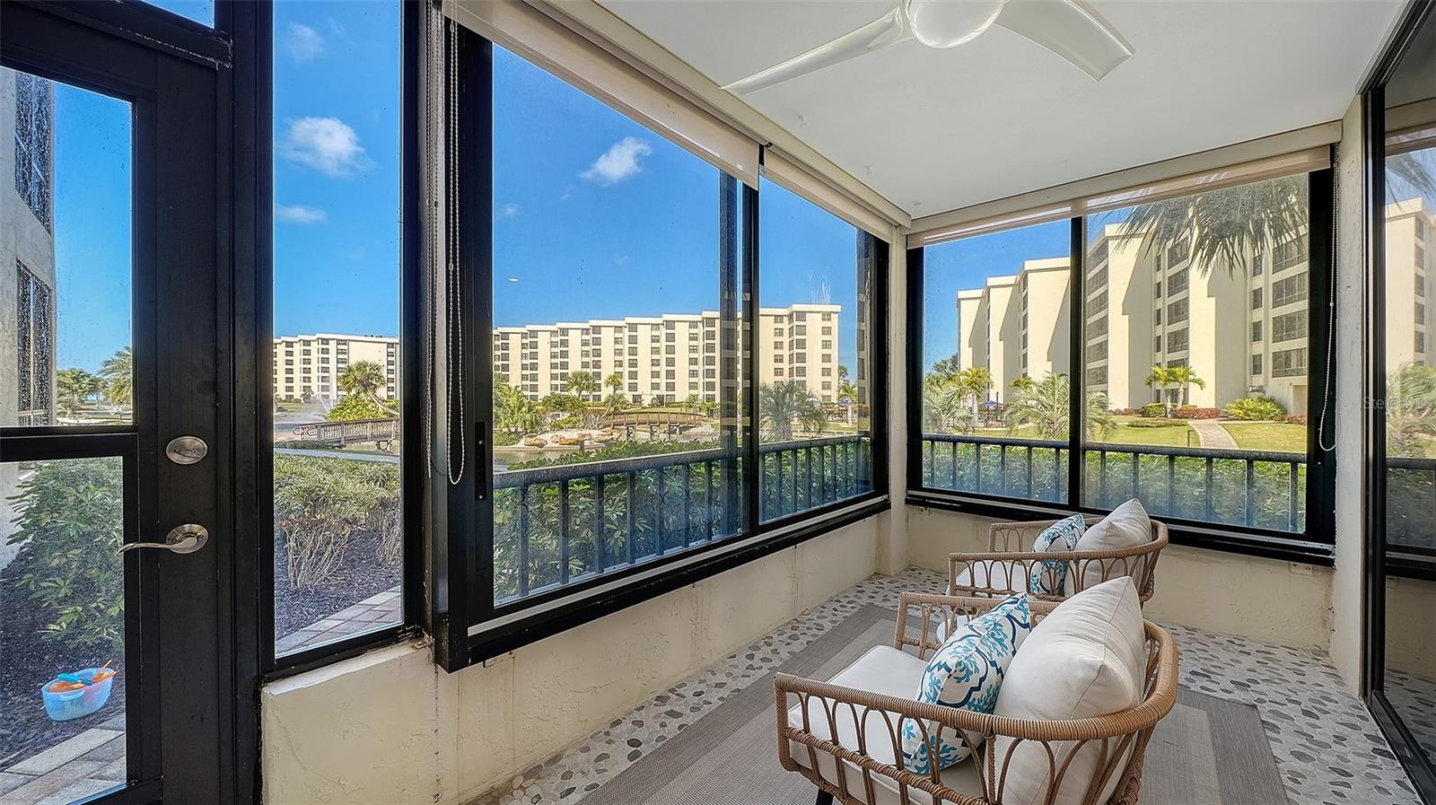 Image 14 of 84 For 5780 Midnight Pass Road 110