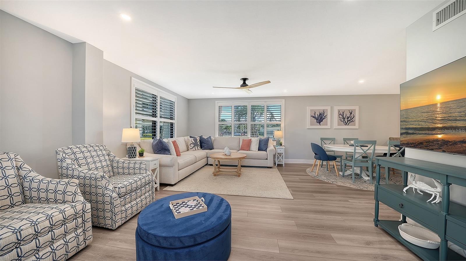 Image 17 of 84 For 5780 Midnight Pass Road 110