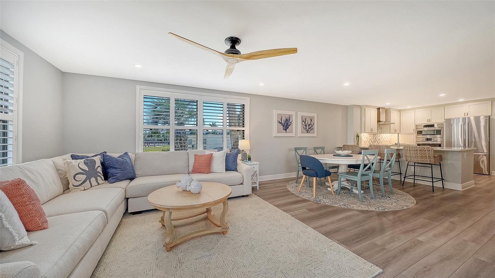 Image 18 of 84 For 5780 Midnight Pass Road 110