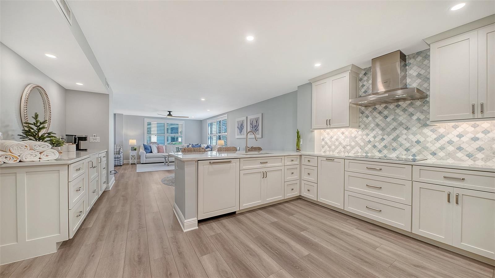 Image 2 of 84 For 5780 Midnight Pass Road 110