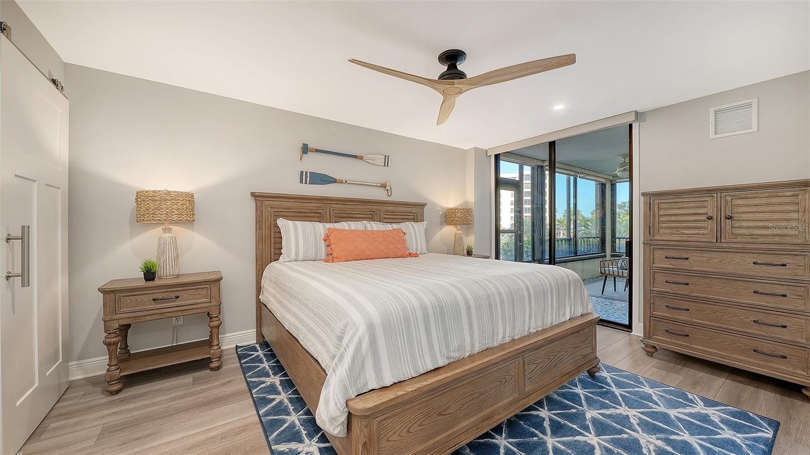 Image 22 of 84 For 5780 Midnight Pass Road 110