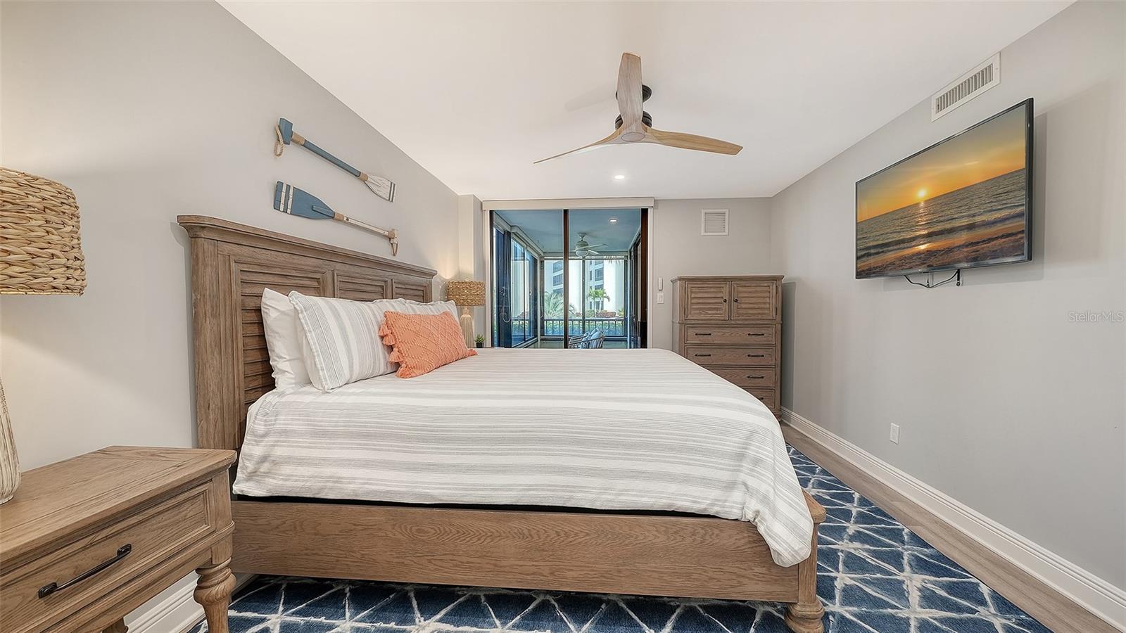 Image 23 of 84 For 5780 Midnight Pass Road 110