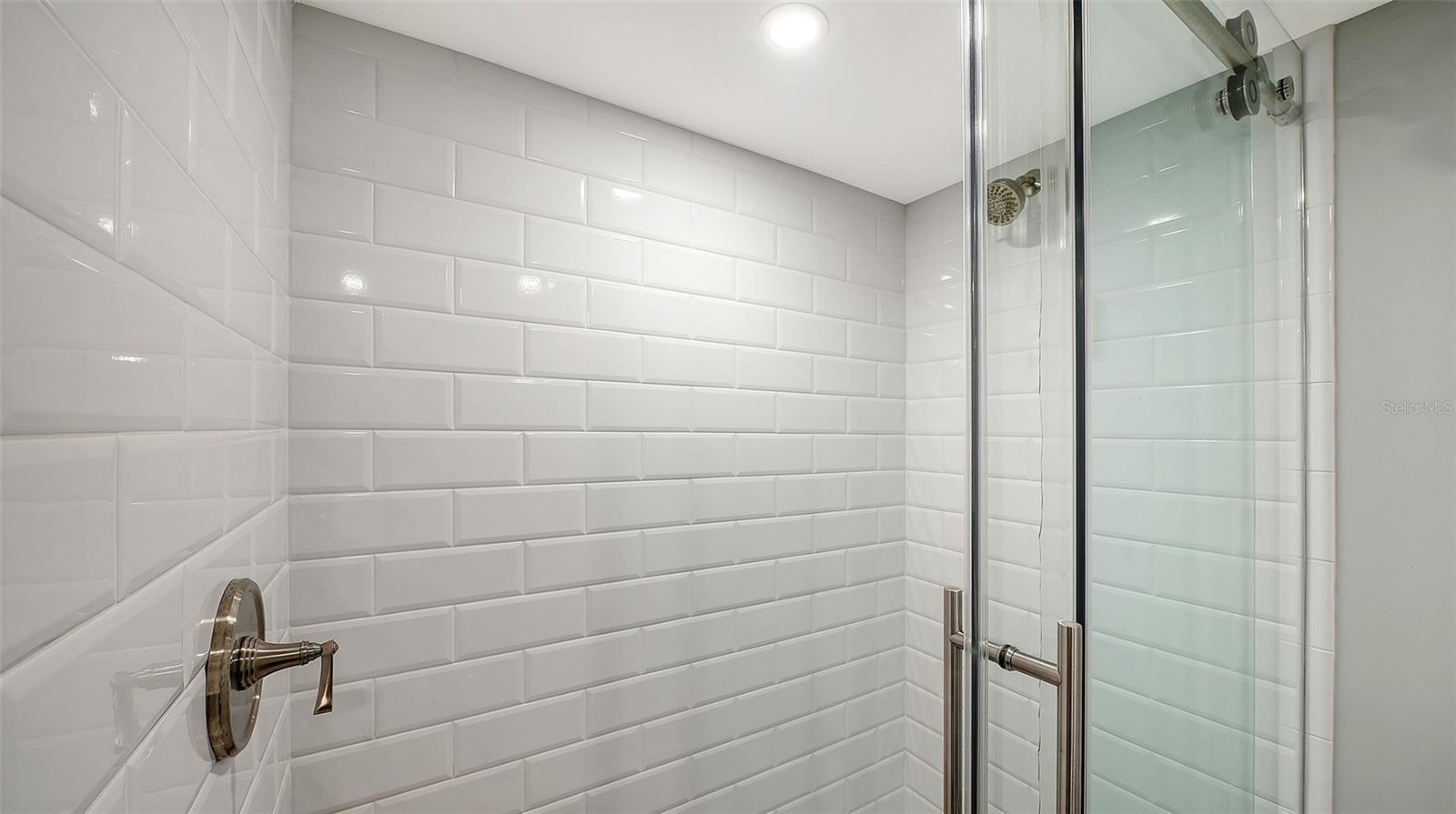 Image 27 of 84 For 5780 Midnight Pass Road 110