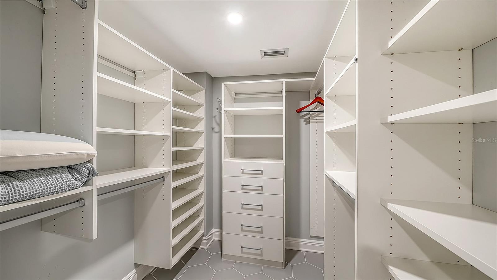 Image 28 of 84 For 5780 Midnight Pass Road 110