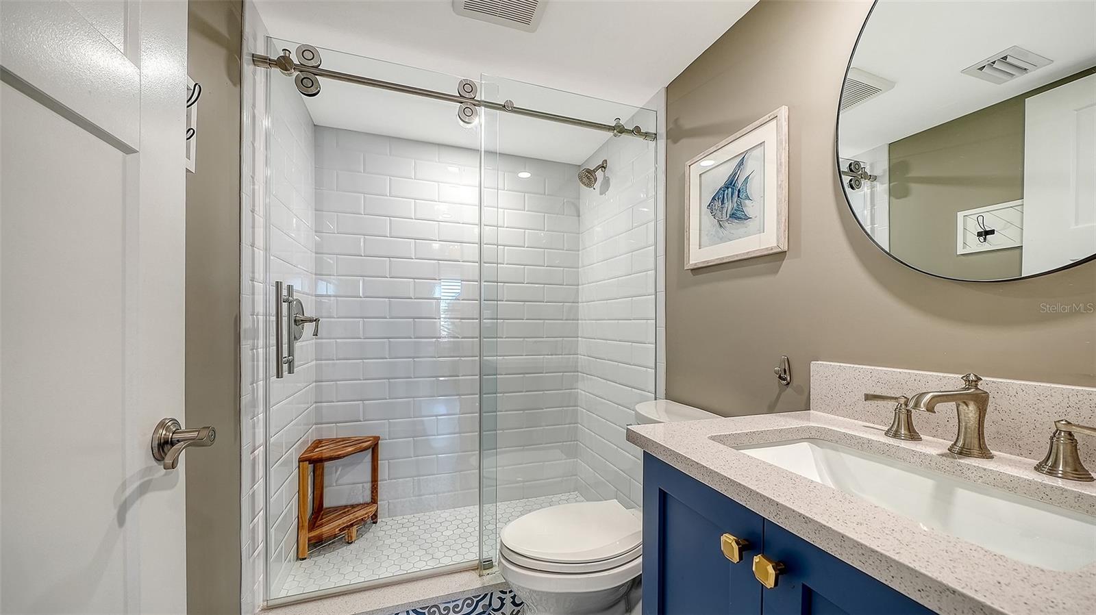 Image 34 of 84 For 5780 Midnight Pass Road 110