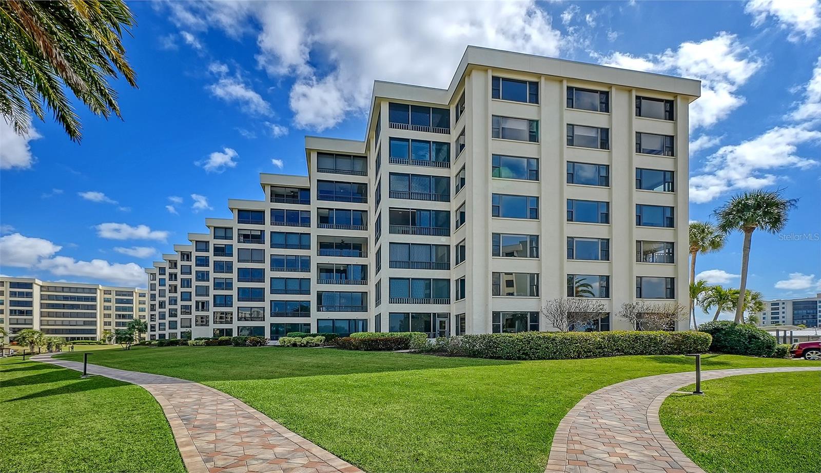 Image 36 of 84 For 5780 Midnight Pass Road 110