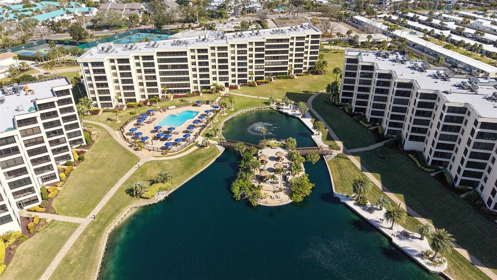 Image 42 of 84 For 5780 Midnight Pass Road 110