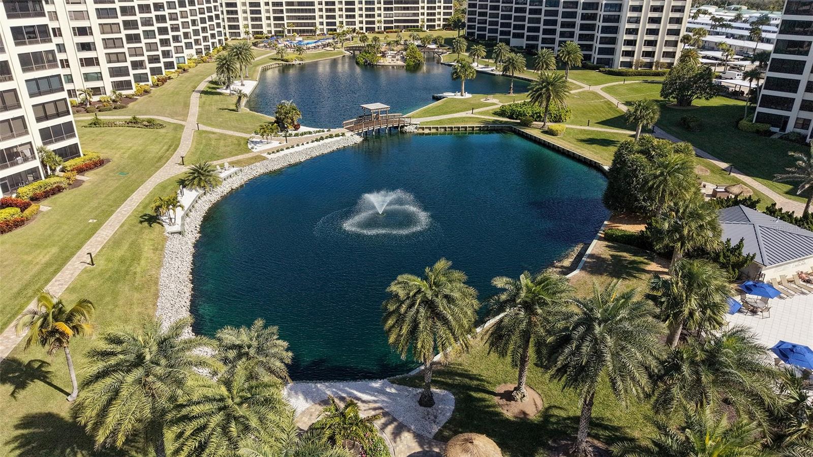 Image 49 of 84 For 5780 Midnight Pass Road 110