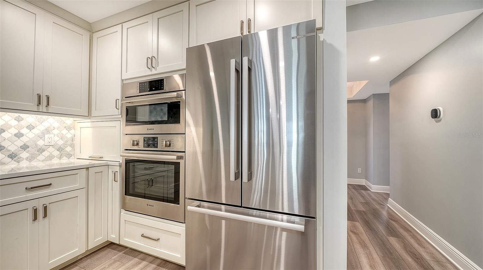 Image 5 of 84 For 5780 Midnight Pass Road 110